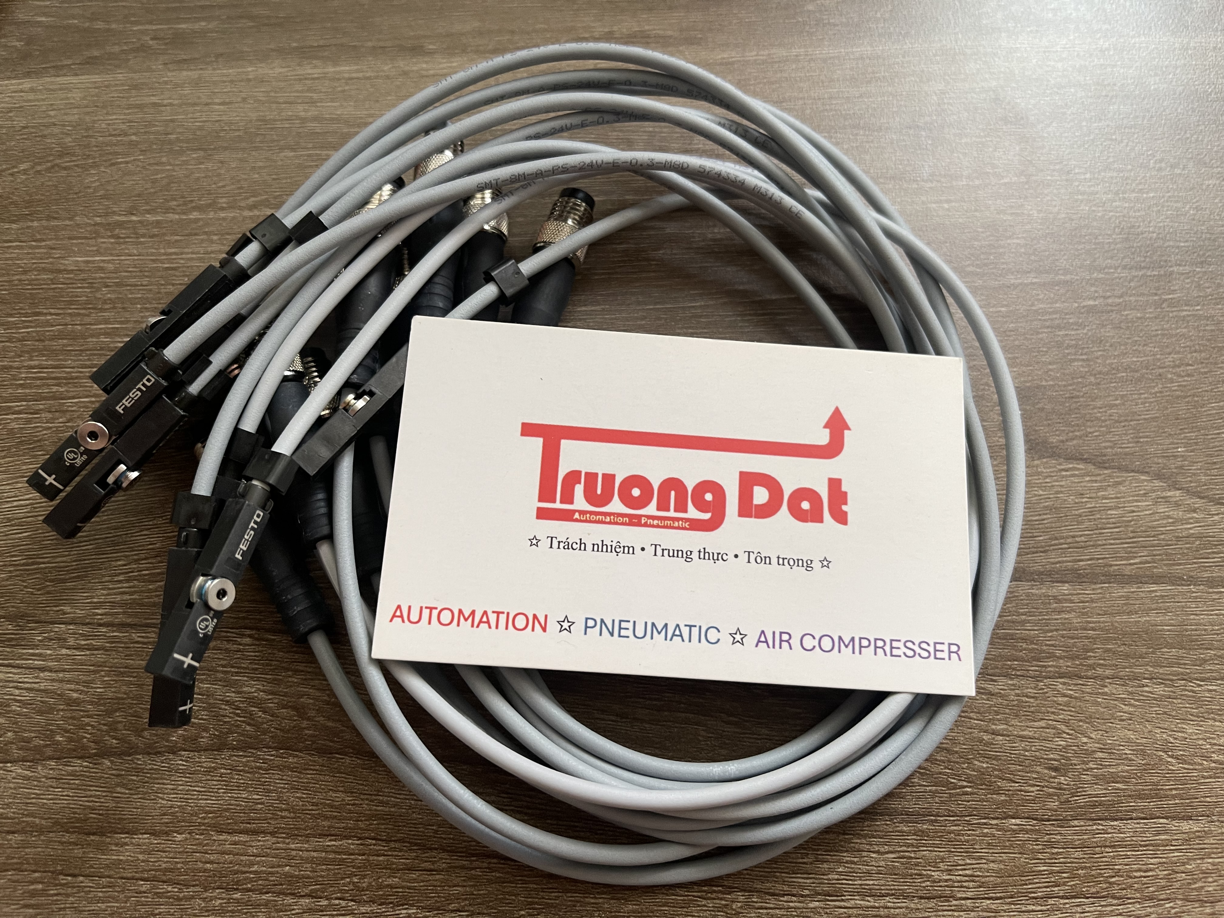 Cảm biến tiệm cận FESTO SMT-8M-A-PS-24V-E-0,3-M8D (574334)